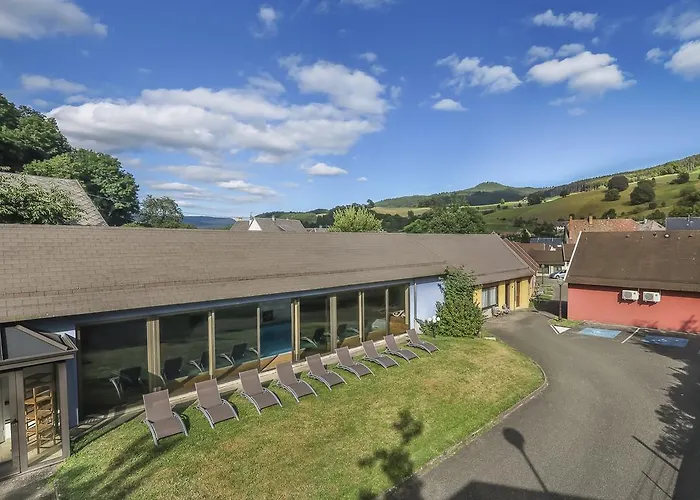 Logis Hostellerie Motel Au Bois Le Sire