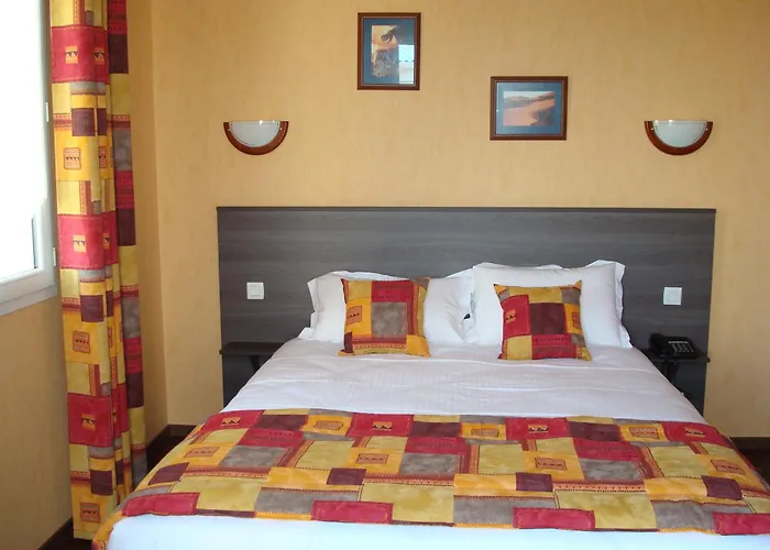 Brit Hotel Confort Azur Cholet Nord