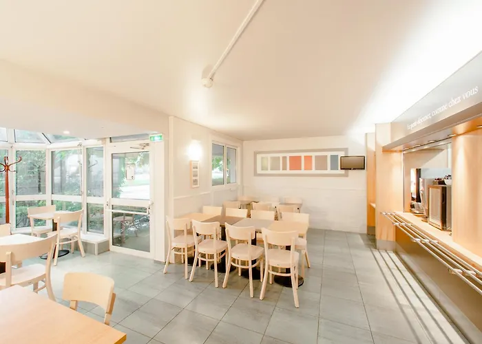 B&B Hôtel Pontault Combault