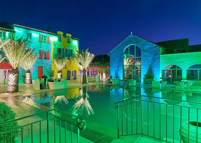 Le Stelsia Resort