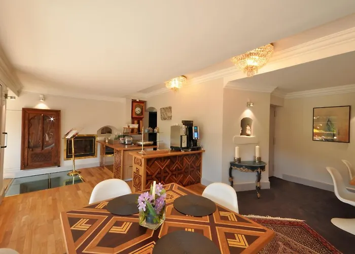 Hostellerie De La Maronne